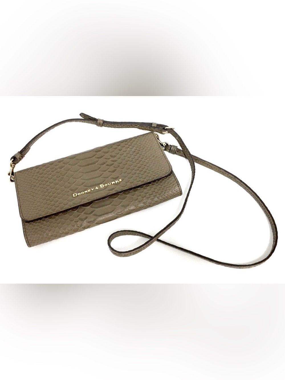 NWT Dooney & Bourke “Caldwell” Taupe Textured Crossbody Clutch w Gold Hardware